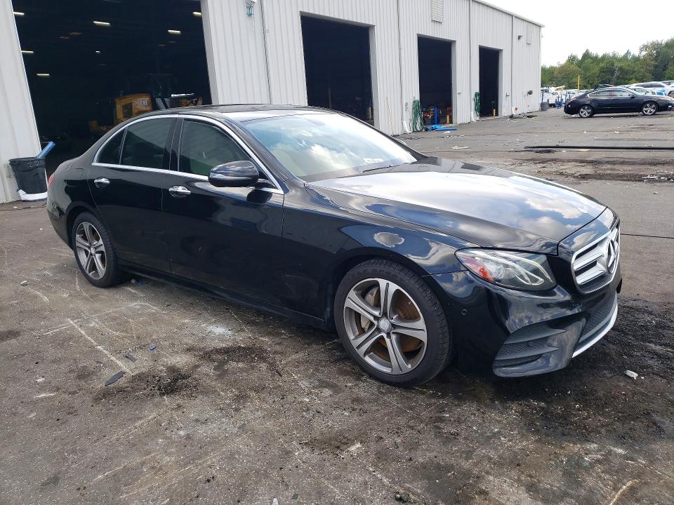 Photo 4 from auction – 2017 MERCEDES-BENZ E with VIN WDDZF4JB7HA188055