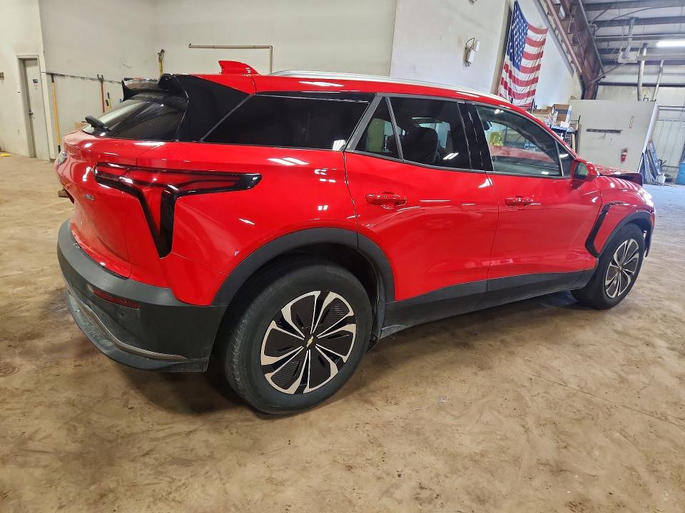 Photo 3 from auction – 2024 CHEVROLET BLAZER with VIN 3GNKDBRJ9RS201817