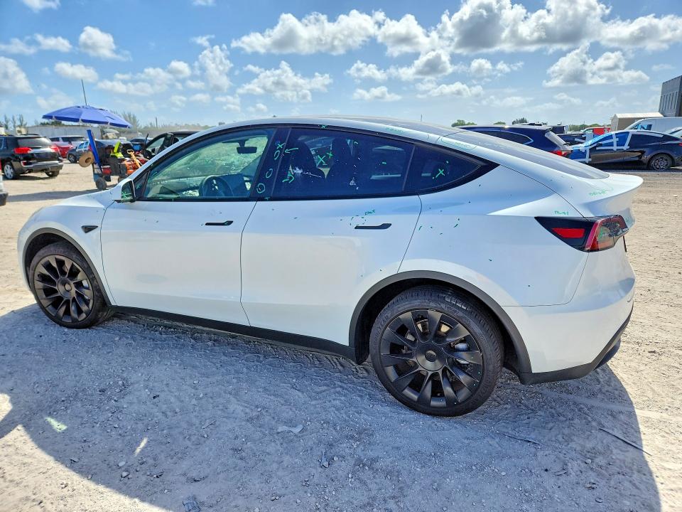 Photo 2 from auction – 2023 TESLA MODEL Y with VIN 7SAYGDEE1PA129418