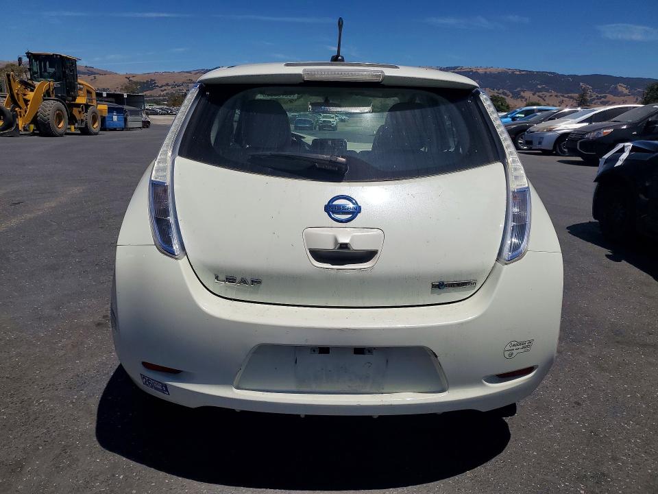 Photo 6 from auction – 2012 NISSAN LEAF with VIN JN1AZ0CP2CT021540