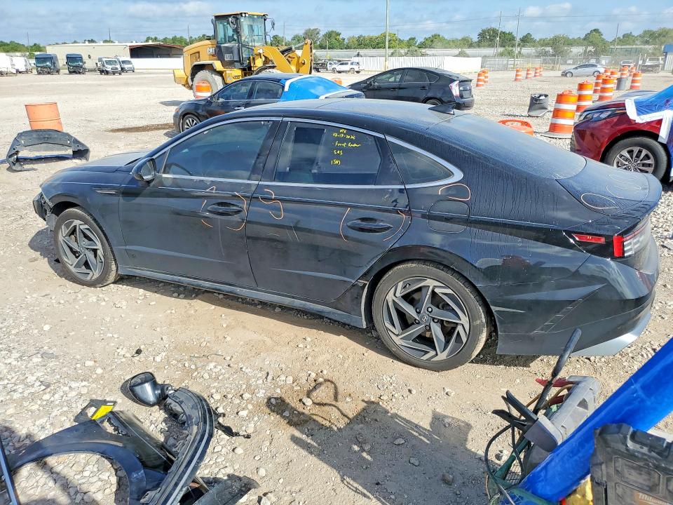Снимка 2 от търг – 2024 HYUNDAI SONATA с VIN KMHL14JA8RA424408
