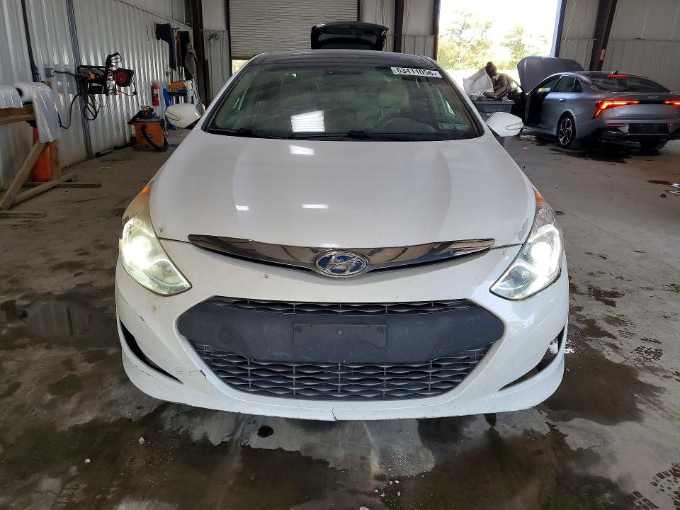 Photo 5 from auction – 2013 HYUNDAI SONATA with VIN KMHEC4A43DA068147