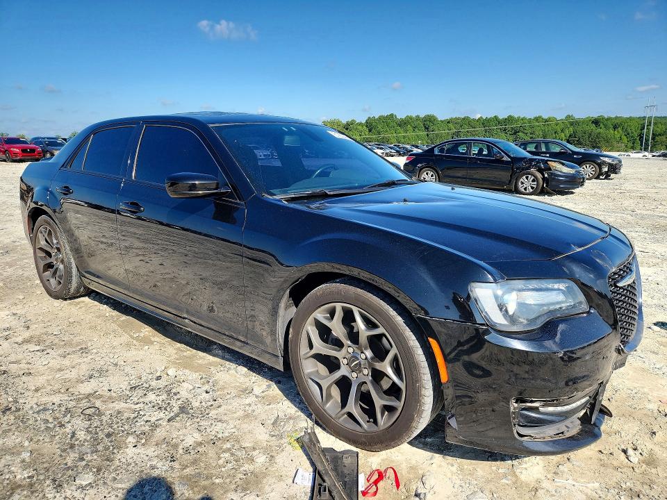 Photo 4 from auction – 2017 CHRYSLER 300 with VIN 2C3CCABGXHH603635