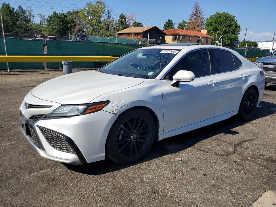 TOYOTA CAMRY 2022 with VIN 4T1K31AK7NU040951 - Photo from auction