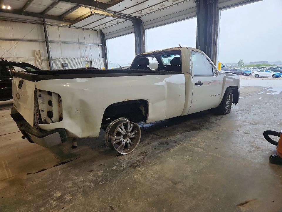 Photo 3 from auction – 2008 CHEVROLET SILVERADO with VIN 1GCEC14X18Z302754
