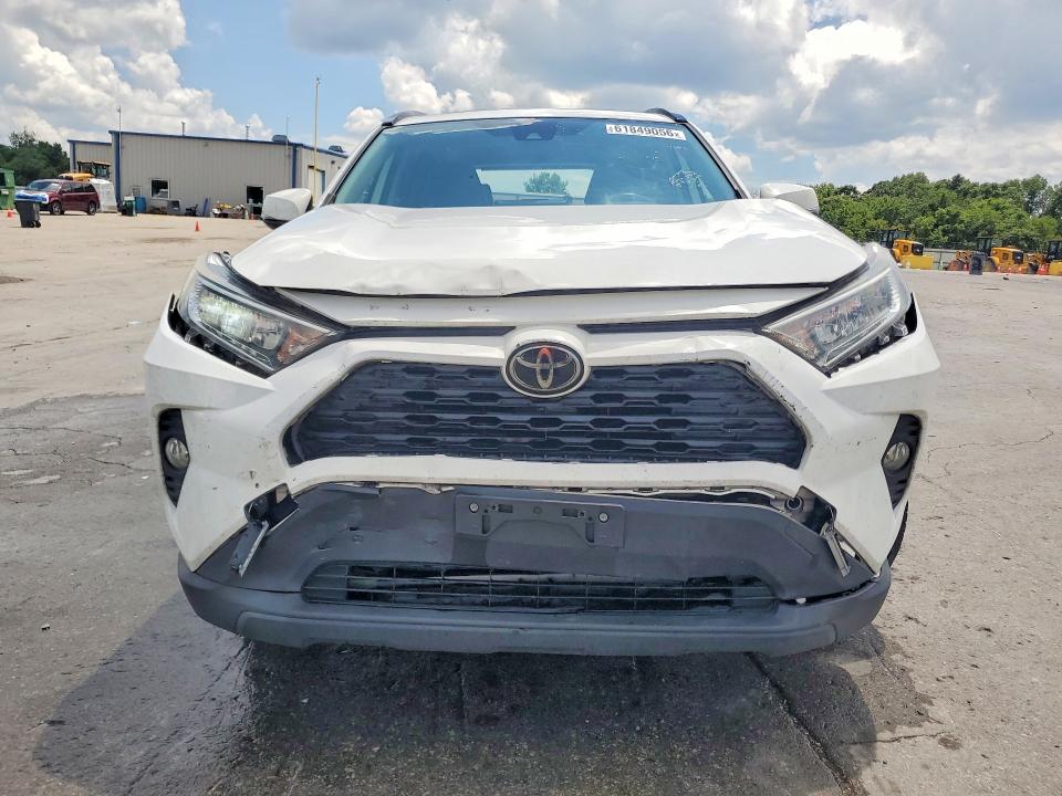 Photo 5 from auction – 2019 TOYOTA RAV4 with VIN JTMC1RFV1KD021498