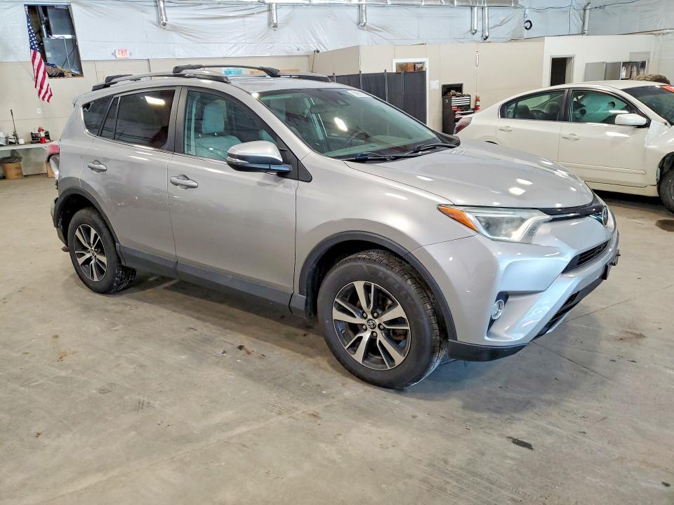 Photo 4 from auction – 2017 TOYOTA RAV4 with VIN 2T3RFREV2HW687228