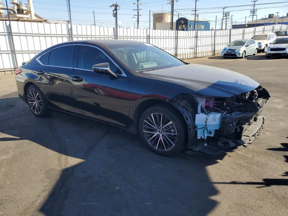 Photo 4 from auction – 2025 LEXUS ES 300H with VIN 58ADA1C19SU068578