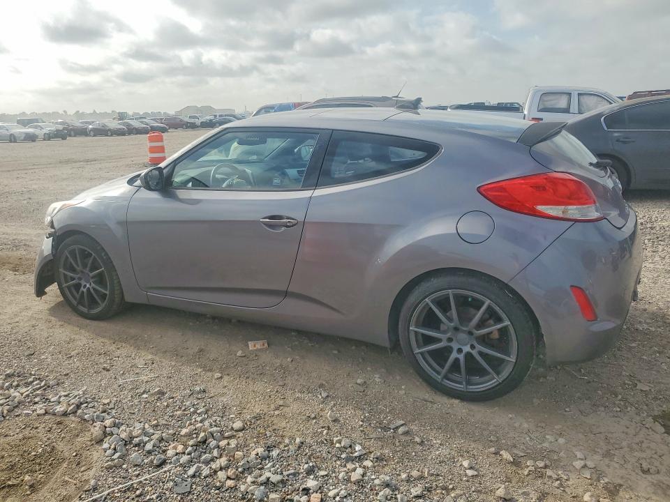 Photo 2 from auction – 2016 HYUNDAI VELOSTER with VIN KMHTC6AD2GU291964