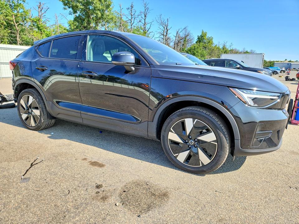 Photo 4 from auction – 2024 VOLVO C40 with VIN YV4EH3BK3R2094808