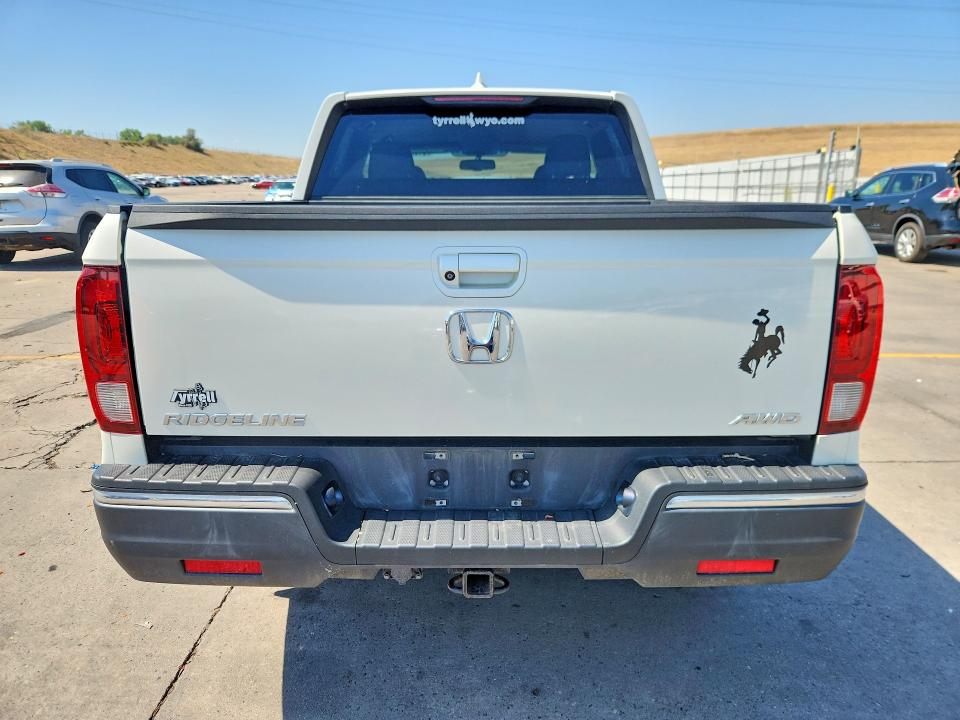 Photo 6 from auction – 2017 HONDA RIDGELINE with VIN 5FPYK3F62HB002931