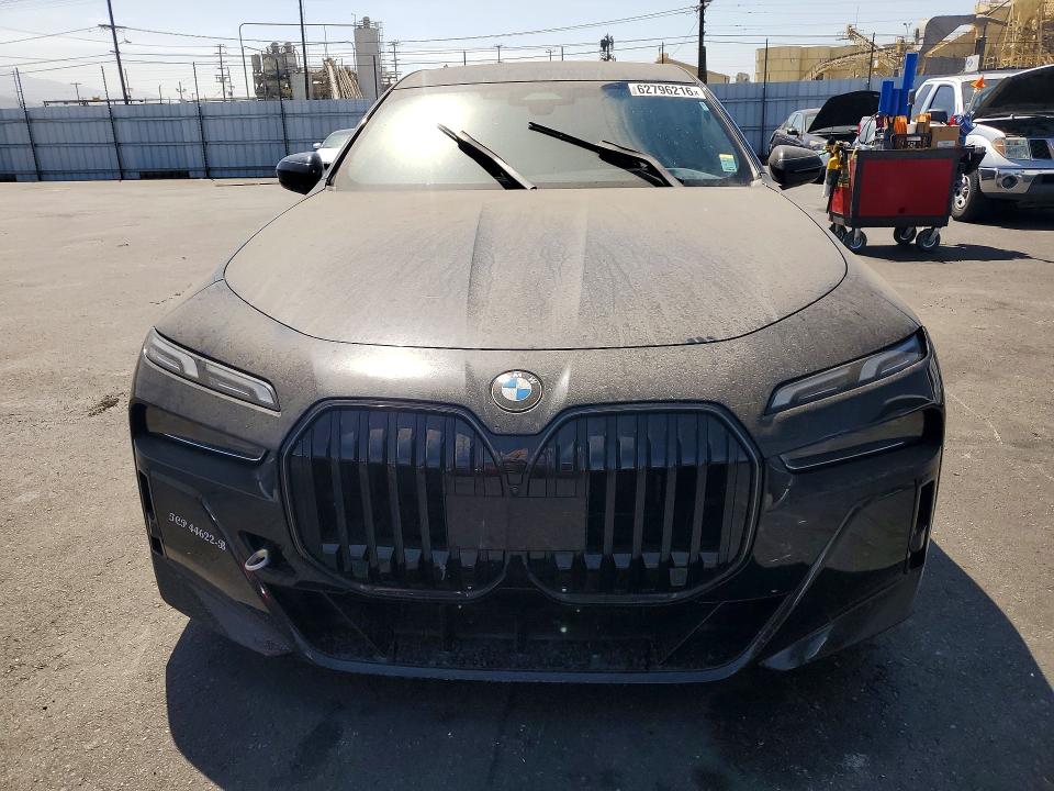 Foto 5 de la subasta – 2024 BMW 740 con VIN WBA23EH06RCR09080