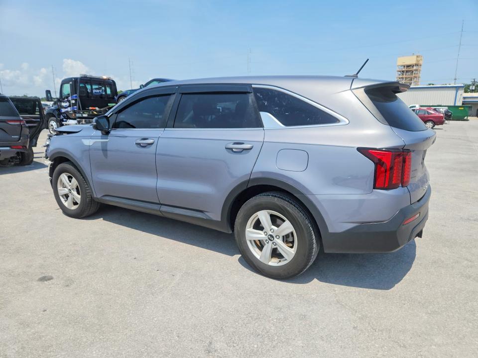 Photo 2 from auction – 2021 KIA SORENTO with VIN 5XYRG4LC2MG001361