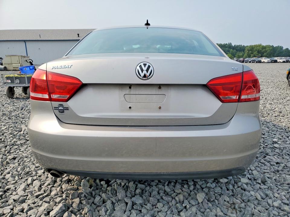 Photo 6 from auction – 2012 VOLKSWAGEN PASSAT with VIN 1VWBP7A38CC105164