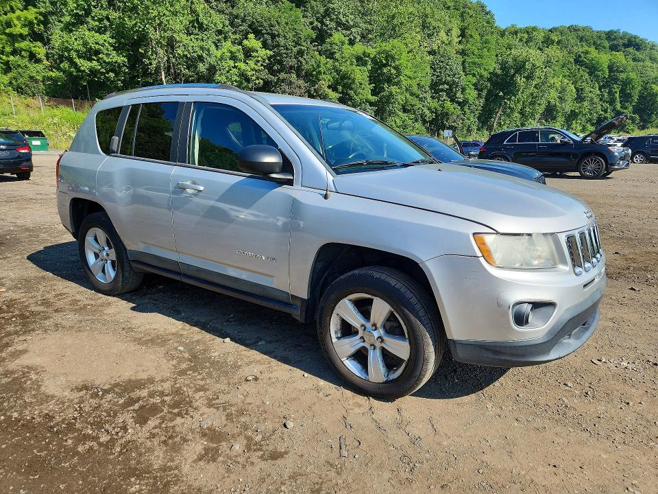 Photo 4 from auction – 2011 JEEP COMPASS with VIN 1J4NT1FB1BD162124