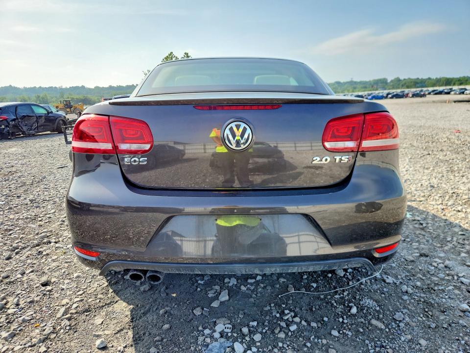 Photo 6 from auction – 2015 VOLKSWAGEN EOS with VIN WVWBW8AH4FV000136