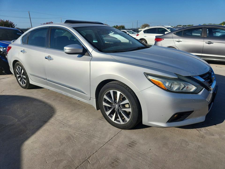 Photo 4 from auction – 2017 NISSAN ALTIMA with VIN 1N4AL3AP5HC115881