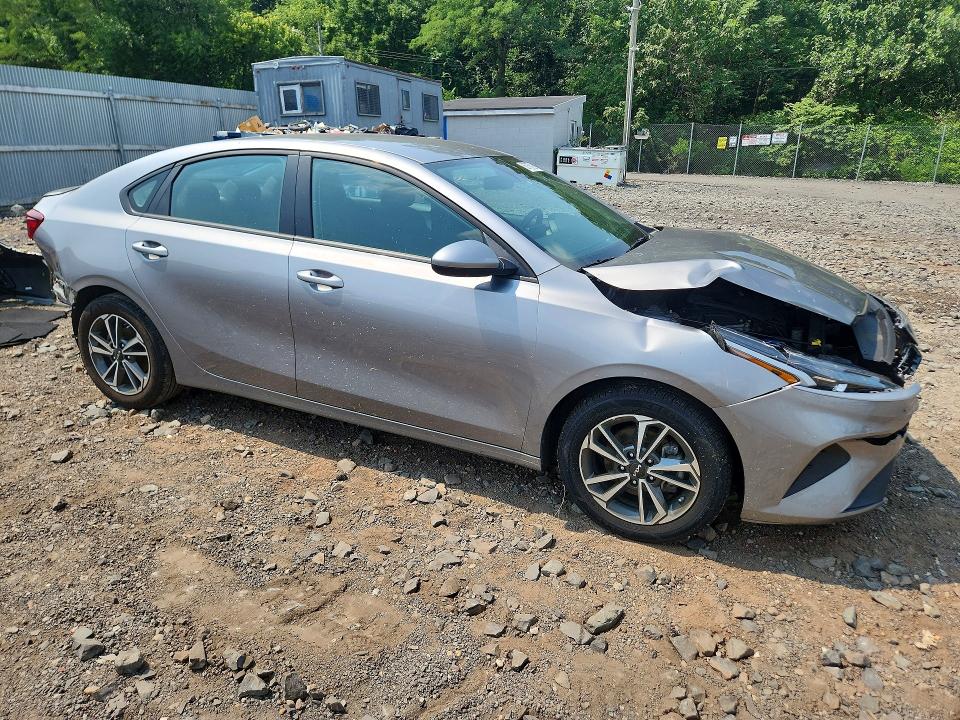 Photo 4 from auction – 2024 KIA FORTE with VIN 3KPF24AD9RE825052