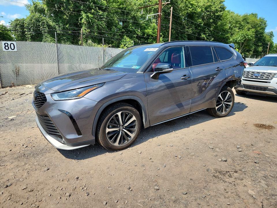 Photo 1 from auction – 2022 TOYOTA HIGHLANDER with VIN 5TDJZRBH8NS194735