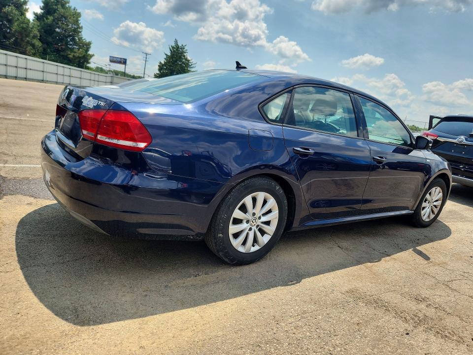 Photo 3 from auction – 2014 VOLKSWAGEN PASSAT with VIN 1VWAT7A30EC077161