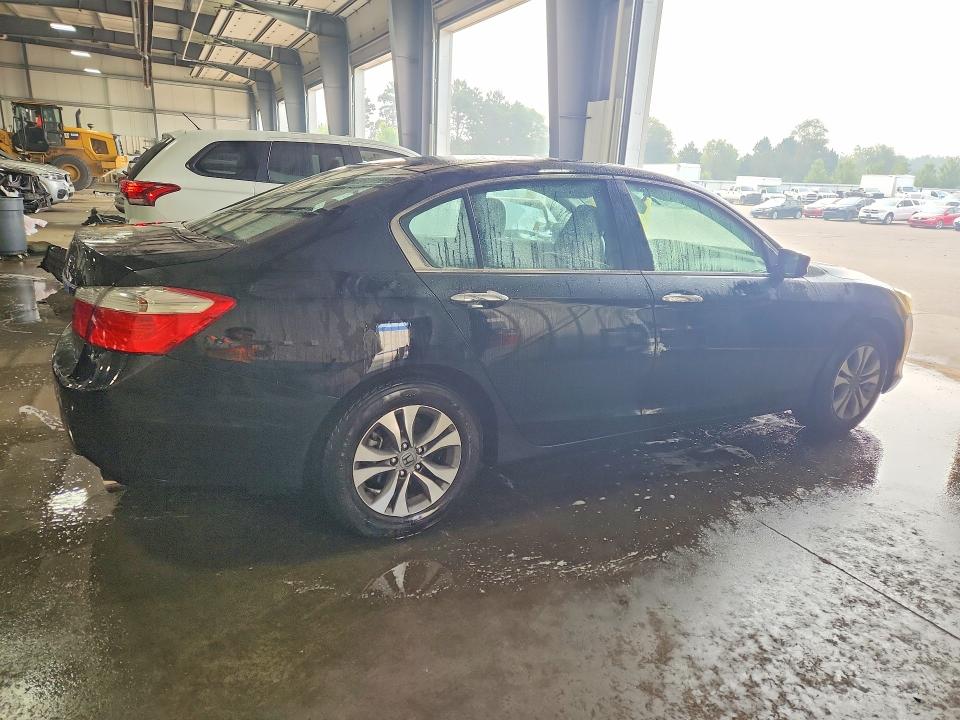 Photo 3 from auction – 2015 HONDA ACCORD with VIN 1HGCR2F3XFA249720