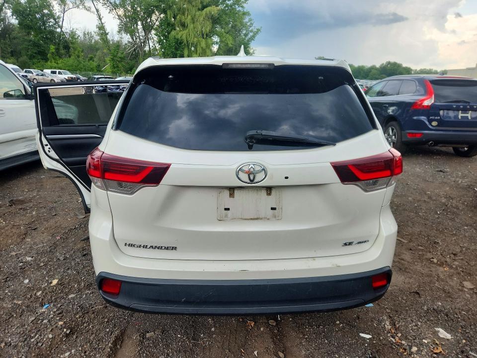 Photo 6 from auction – 2019 TOYOTA HIGHLANDER with VIN 5TDJZRFH2KS609957