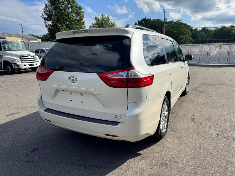 Photo 3 from auction – 2017 TOYOTA SIENNA with VIN 5TDDZ3DC4HS159092