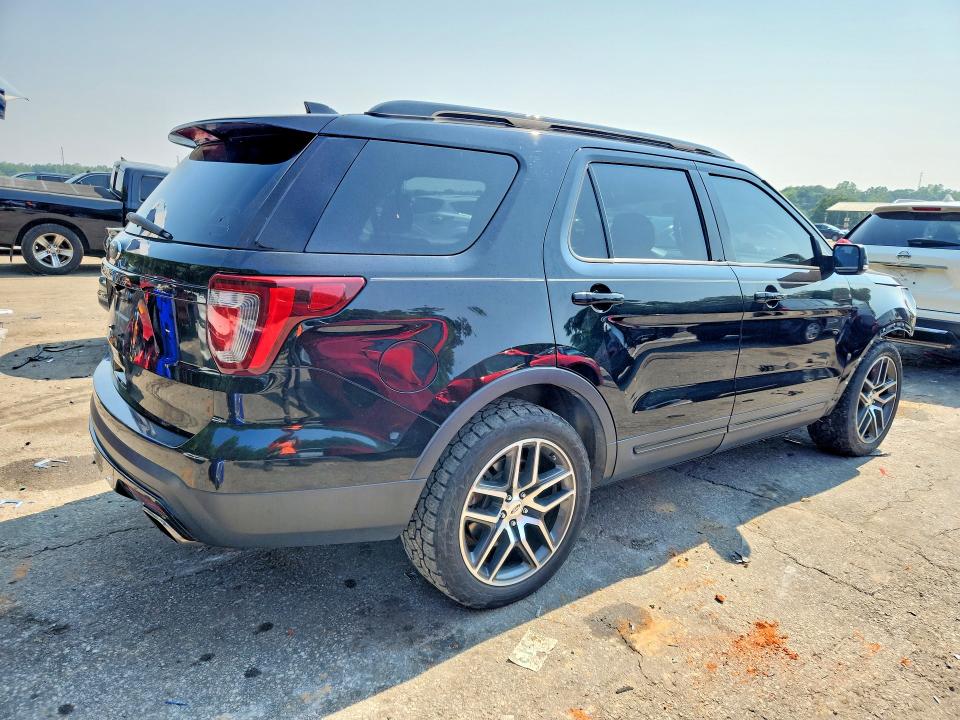 Photo 3 from auction – 2017 FORD EXPLORER with VIN 1FM5K8GT7HGC51028
