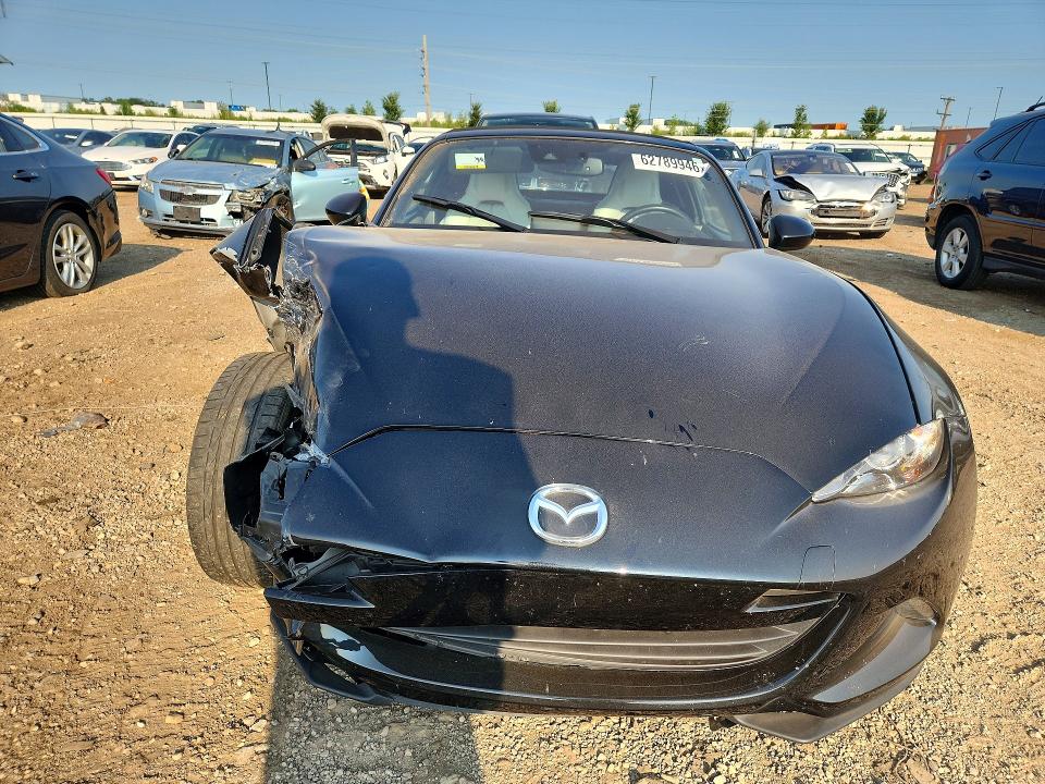 Photo 5 from auction – 2021 MAZDA MX-5 MIATA with VIN JM1NDAD77M0452430