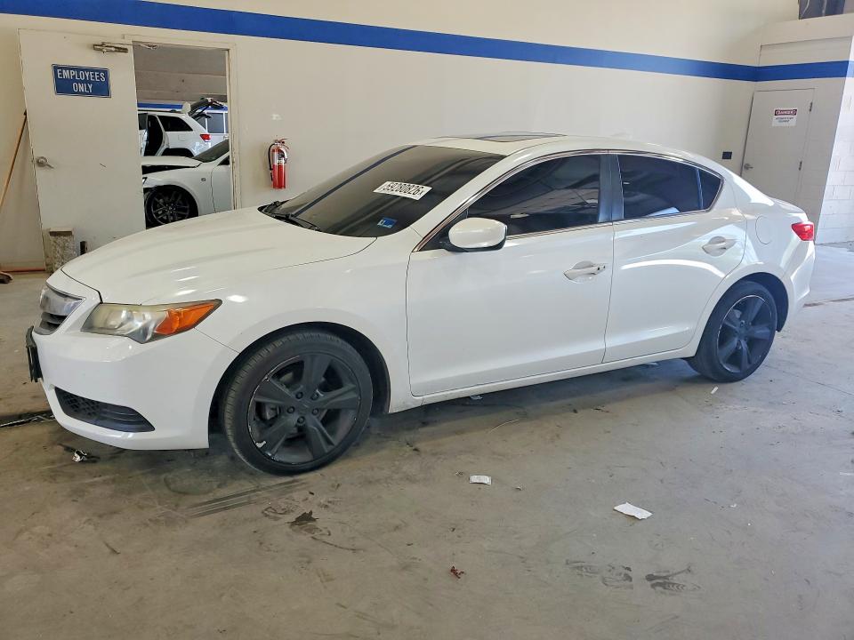ACURA ILX 2014 مع رقم تعريف المركبة 19VDE1F30EE001313 - صورة من المزاد