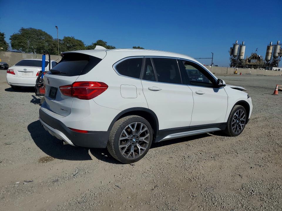 Photo 3 from auction – 2021 BMW X1 with VIN WBXJG7C00M5S27916