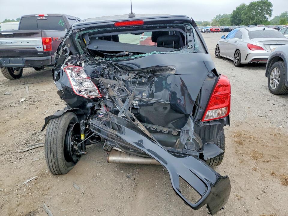 Photo 6 from auction – 2018 CHEVROLET TRAX with VIN 3GNCJKSB4JL408372