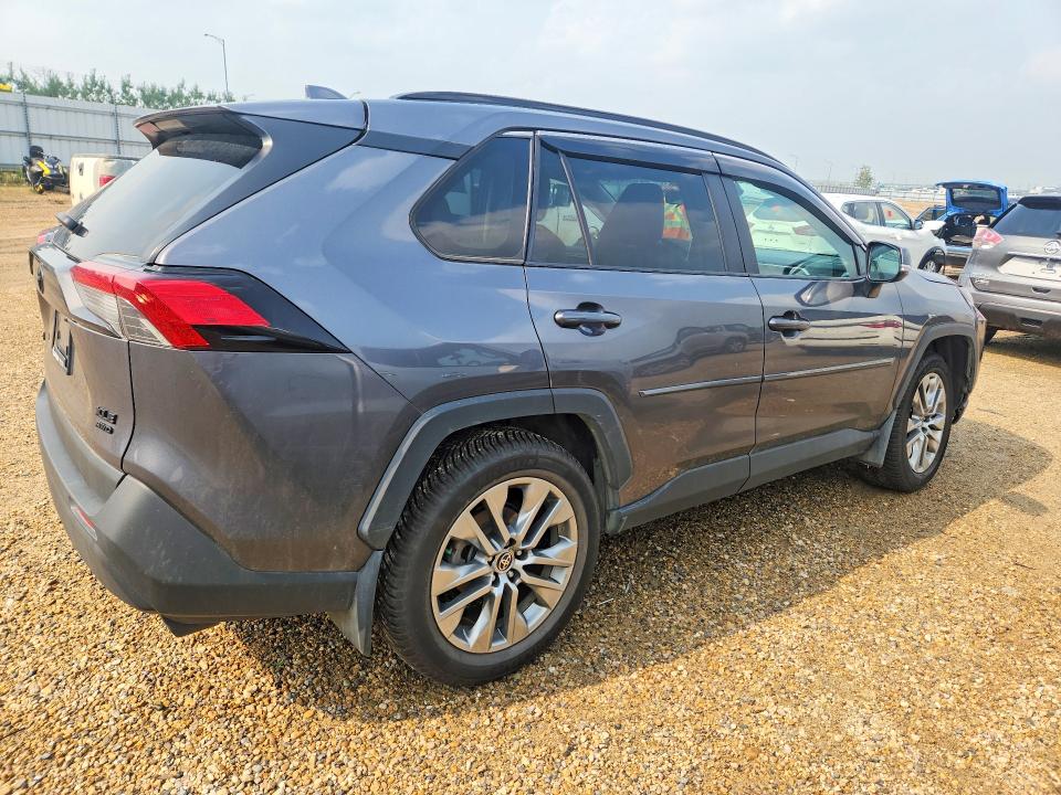Photo 3 from auction – 2022 TOYOTA RAV4 with VIN 2T3R1RFV2NC312580