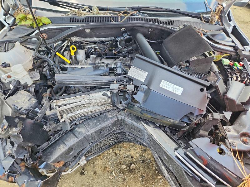 Photo 11 from auction – 2017 VOLKSWAGEN JETTA with VIN 3VW2B7AJ3HM250146