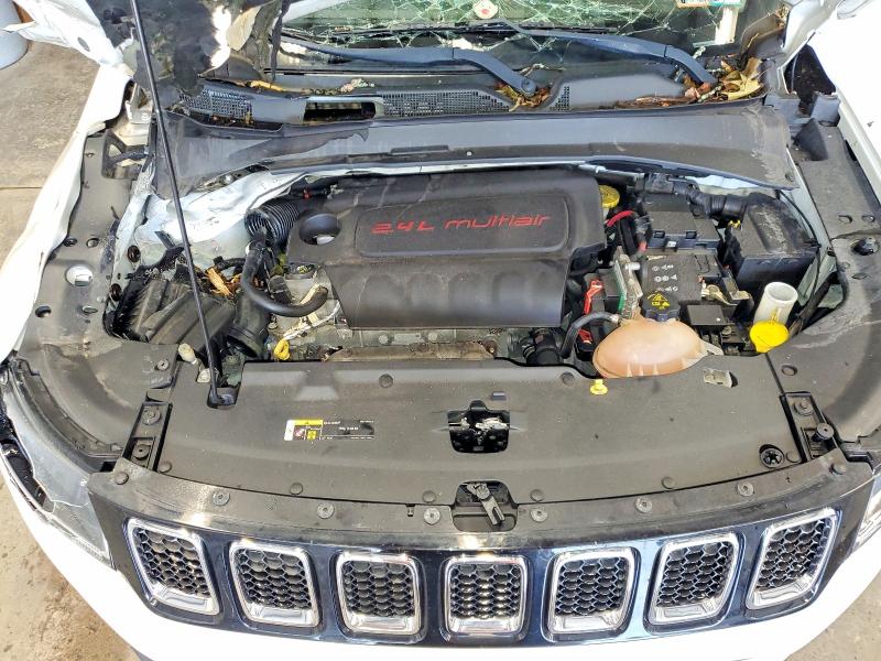 Photo 12 from auction – 2018 JEEP COMPASS with VIN 3C4NJDBB4JT241153