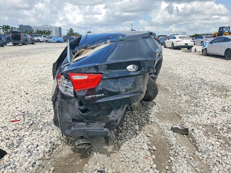 Photo 6 from auction – 2014 KIA OPTIMA with VIN 5XXGN4A71EG300784