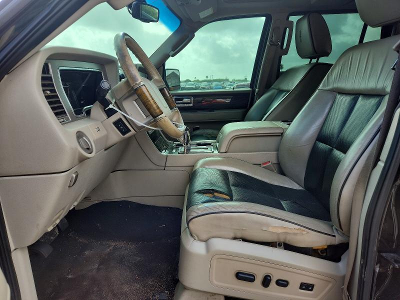 Photo 7 from auction – 2010 LINCOLN NAVIGATOR with VIN 5LMJJ2H59AEJ01693