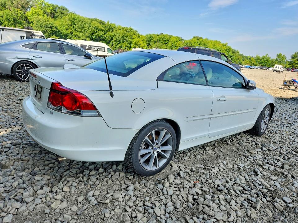 Photo 3 from auction – 2010 VOLVO C70 with VIN YV1672MC7AJ092087