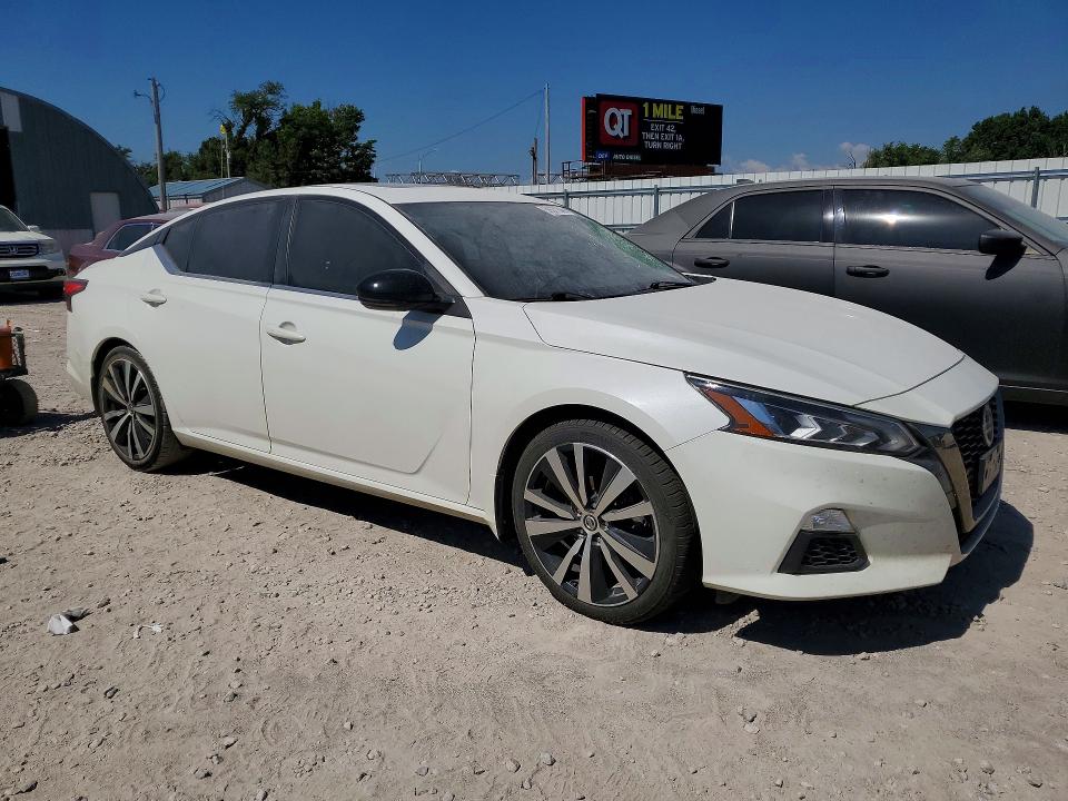 Photo 4 from auction – 2019 NISSAN ALTIMA with VIN 1N4BL4CV2KN315781