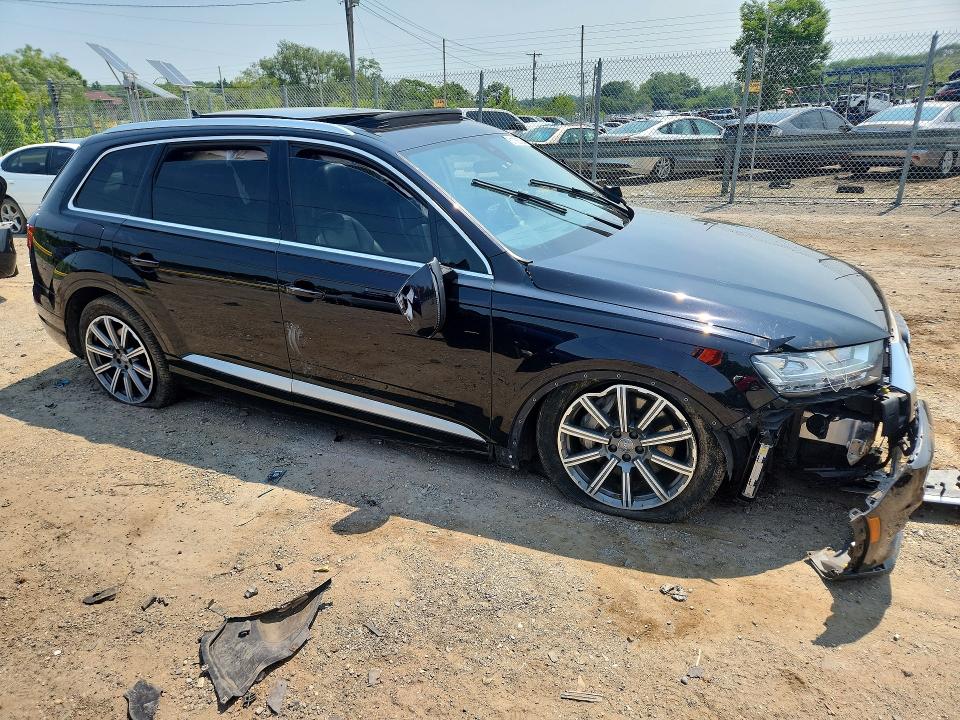 Zdjęcie 4 z aukcji – 2017 AUDI Q7 z VIN WA1LAAF73HD049308