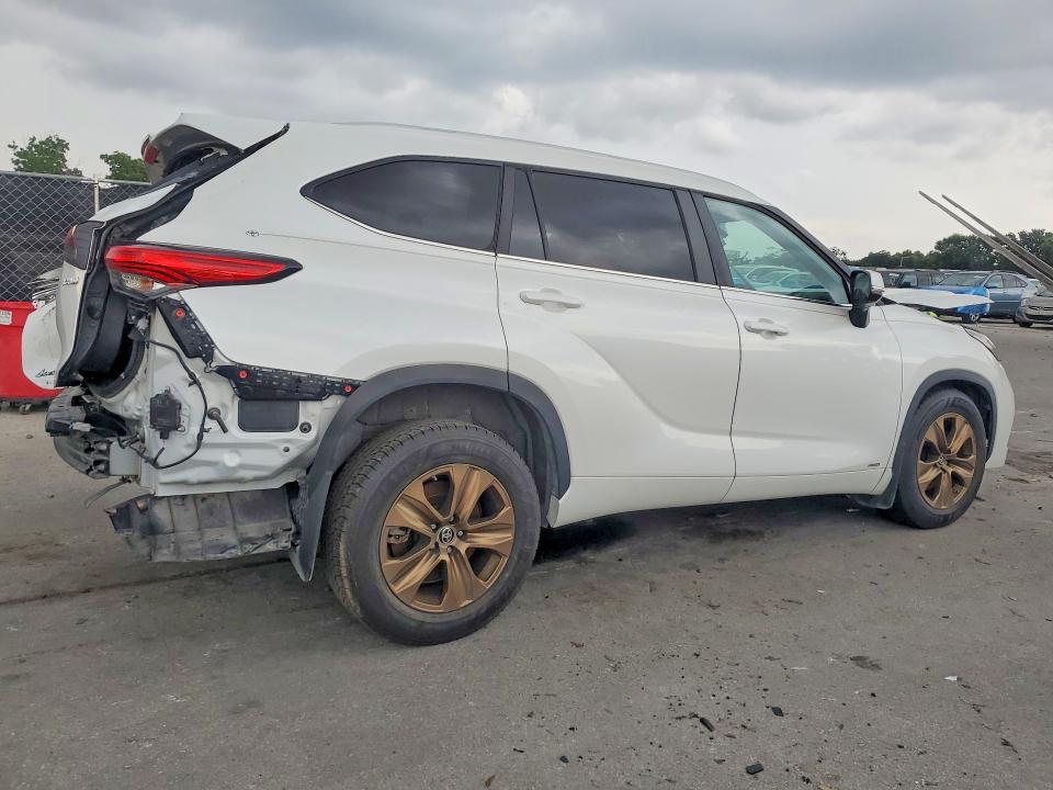 Photo 3 from auction – 2023 TOYOTA HIGHLANDER with VIN 5TDABRCH6PS581340
