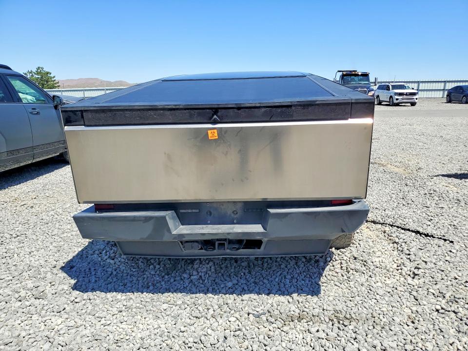 Photo 6 from auction – 2025 TESLA CYBERTRUCK with VIN 7G2CEHED1SA075121