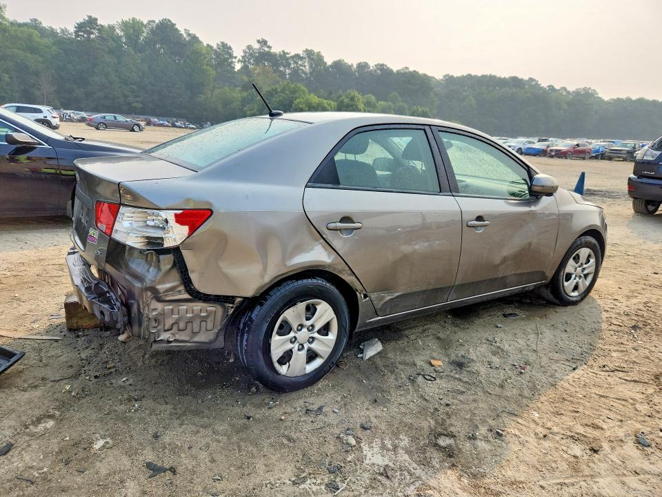 Photo 3 from auction – 2012 KIA FORTE with VIN KNAFU4A28C5545339