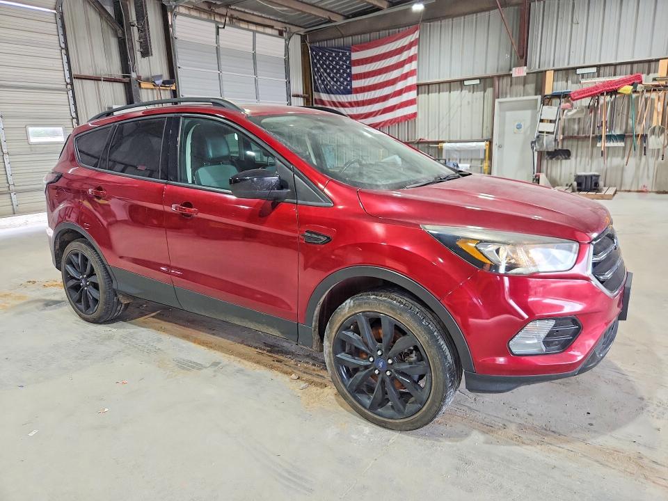 Foto 4 de la subasta – 2017 FORD ESCAPE con VIN 1FMCU9G98HUC01333
