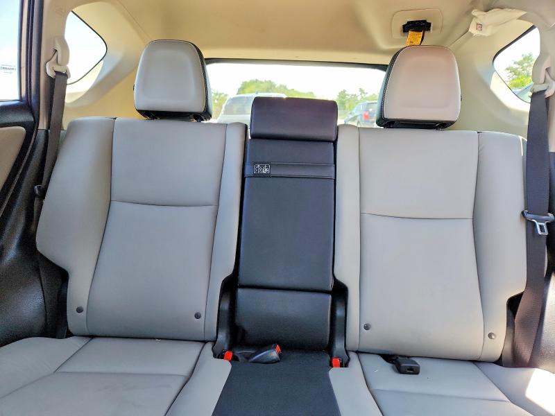 Photo 10 from auction – 2016 TOYOTA RAV4 HV with VIN JTMDJREV8GD012679