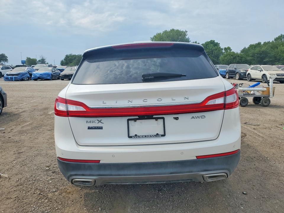 Photo 6 from auction – 2017 LINCOLN MKX with VIN 2LMPJ8KR2HBL37639
