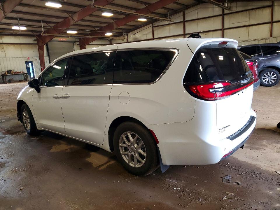 Фото 2 с аукциона – 2024 CHRYSLER PACIFICA с VIN 2C4RC1BG2RR152833