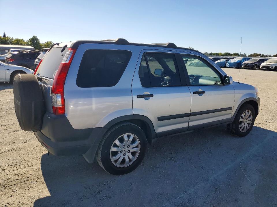 Photo 3 from auction – 2005 HONDA CR-V with VIN JHLRD78855C012149