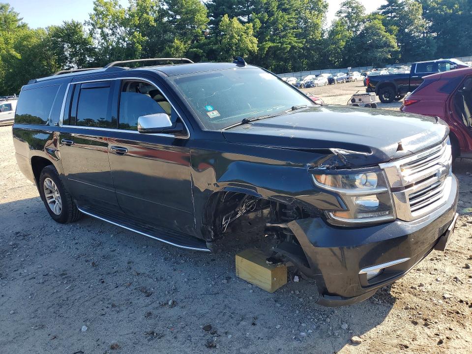 Photo 4 from auction – 2016 CHEVROLET SUBURBAN with VIN 1GNSKJKC5GR202555