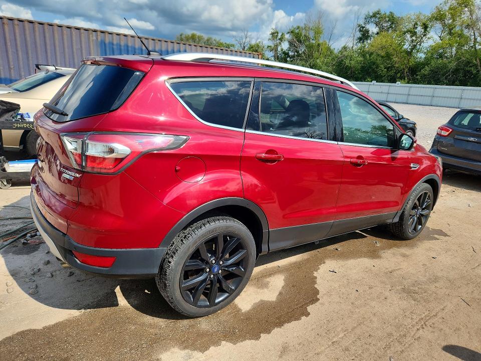 Photo 3 from auction – 2017 FORD ESCAPE with VIN 1FMCU9J97HUA99709